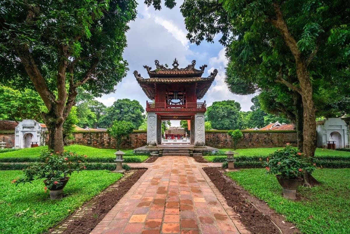 The Impression of Vietnam Cost Saver – Hanoi, Ha Long, Da Nang & HCMC (8D/7N)